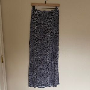 Aeropostale Black and White Patterned Pencil Skirt